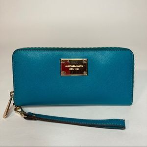 Michael Kors Wallet w/ Strap